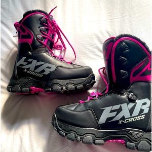 Womens FXR X-Cross snow boots